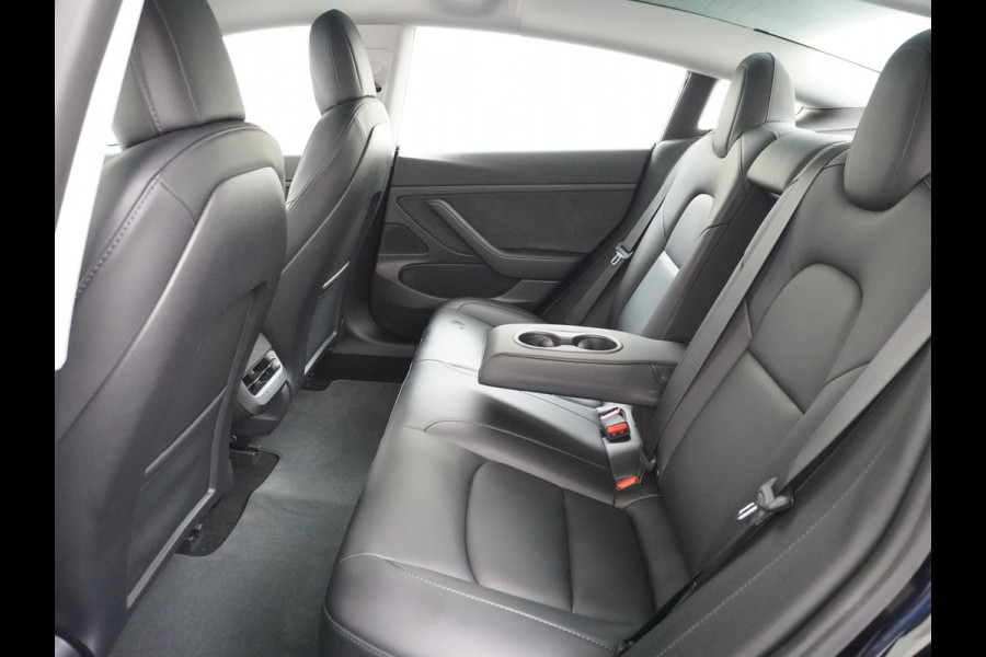 Tesla Model 3 RWD SR+ Nwe Model 60kWh LFP 283 PK Trekhaak Warmtepomp Elektr.A-klep FSD-3 Sentry Mode Bankverwarmd FSD 18" Premium Luidspr. Aut Navi LED Comfortstoelen ACC DAB Keyless en Voorverwarmen interieur via App One-Pedal-Drive Origineel Nederlandse auto Garantie Accu/Motor tot 31-03-2029 max 160.000km 1.584kg licht!