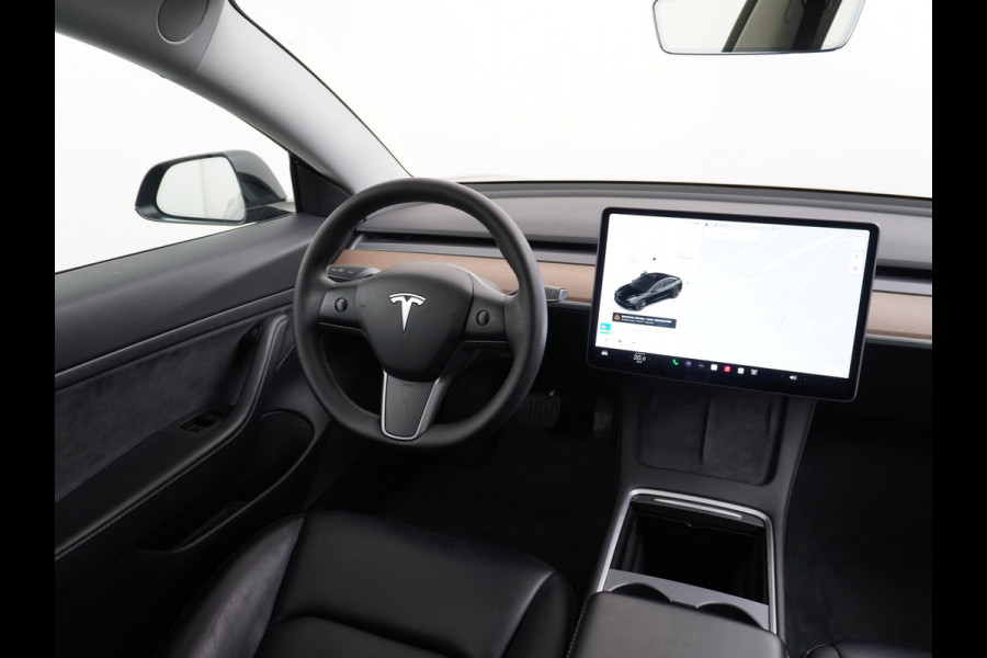 Tesla Model 3 RWD SR+ Nwe Model 60kWh LFP 283 PK Trekhaak Warmtepomp Elektr.A-klep FSD-3 Sentry Mode Bankverwarmd FSD 18" Premium Luidspr. Aut Navi LED Comfortstoelen ACC DAB Keyless en Voorverwarmen interieur via App One-Pedal-Drive Origineel Nederlandse auto Garantie Accu/Motor tot 31-03-2029 max 160.000km 1.584kg licht!