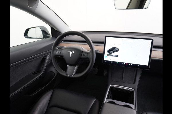 Tesla Model 3 RWD SR+ Nwe Model 60kWh LFP 283 PK Trekhaak Warmtepomp Elektr.A-klep FSD-3 Sentry Mode Bankverwarmd FSD 18" Premium Luidspr. Aut Navi LED Comfortstoelen ACC DAB Keyless en Voorverwarmen interieur via App One-Pedal-Drive Origineel Nederlandse auto Garantie Accu/Motor tot 31-03-2029 max 160.000km 1.584kg licht!