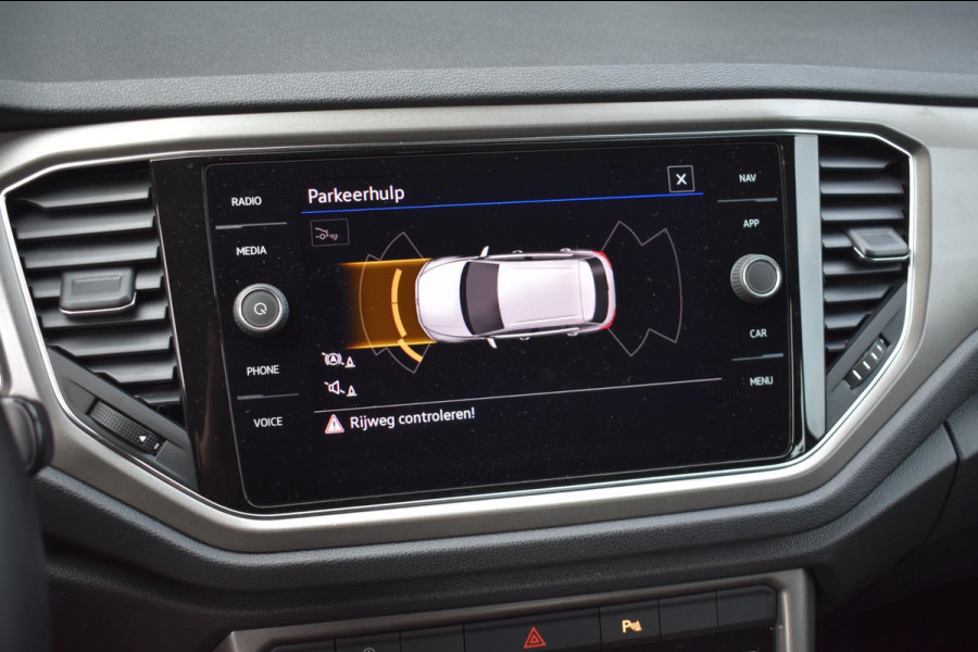 Volkswagen T-Roc 1.0 TSI | VIRTUAL COCKPIT | CAMERA | APPLE CARPLAY | ANDROID AUTO | NAP | DEALER ONDERHOUDEN