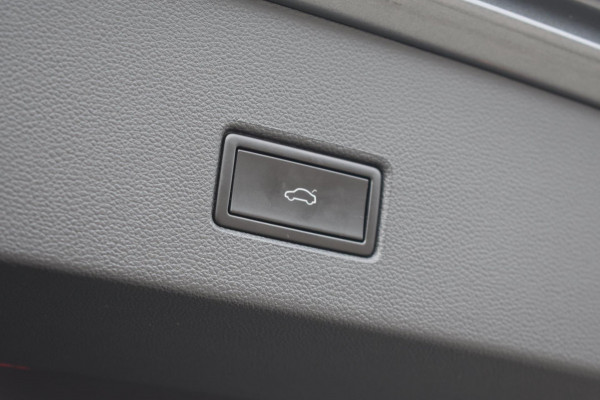 Volkswagen T-Roc 1.0 TSI | VIRTUAL COCKPIT | CAMERA | APPLE CARPLAY | ANDROID AUTO | NAP | DEALER ONDERHOUDEN