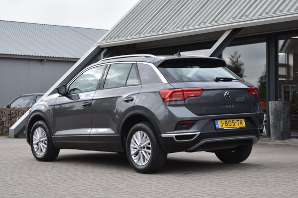 Volkswagen T-Roc 1.0 TSI | VIRTUAL COCKPIT | CAMERA | APPLE CARPLAY | ANDROID AUTO | NAP | DEALER ONDERHOUDEN