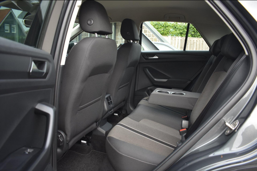 Volkswagen T-Roc 1.0 TSI | VIRTUAL COCKPIT | CAMERA | APPLE CARPLAY | ANDROID AUTO | NAP | DEALER ONDERHOUDEN