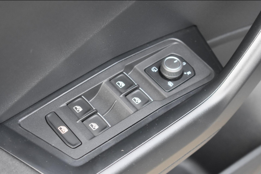 Volkswagen T-Roc 1.0 TSI | VIRTUAL COCKPIT | CAMERA | APPLE CARPLAY | ANDROID AUTO | NAP | DEALER ONDERHOUDEN