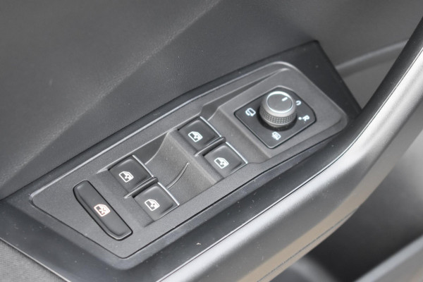 Volkswagen T-Roc 1.0 TSI | VIRTUAL COCKPIT | CAMERA | APPLE CARPLAY | ANDROID AUTO | NAP | DEALER ONDERHOUDEN