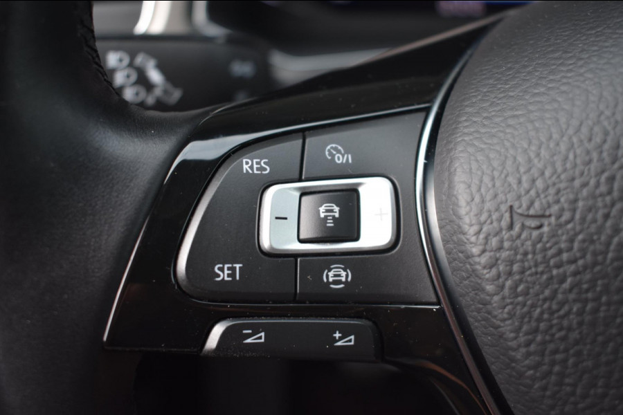 Volkswagen T-Roc 1.0 TSI | VIRTUAL COCKPIT | CAMERA | APPLE CARPLAY | ANDROID AUTO | NAP | DEALER ONDERHOUDEN