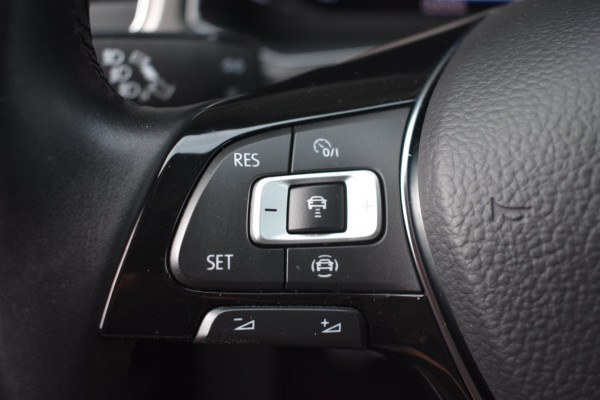 Volkswagen T-Roc 1.0 TSI | VIRTUAL COCKPIT | CAMERA | APPLE CARPLAY | ANDROID AUTO | NAP | DEALER ONDERHOUDEN