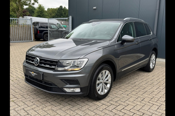 Volkswagen Tiguan 1.4 TSI * Navigatie * Parkeersensoren * Lane Assist * Lichtmetalen Velgen *