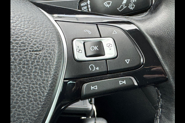 Volkswagen Tiguan 1.4 TSI * Navigatie * Parkeersensoren * Lane Assist * Lichtmetalen Velgen *
