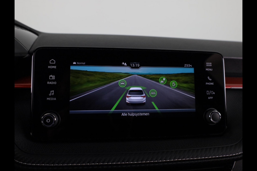 Škoda Fabia 1.0 TSI Monte Carlo 95 pk | Verlengde garantie | Navigatie via App | Parkeersensoren | Achteruitrijcamera | LED koplampen | Stoelverwarming |