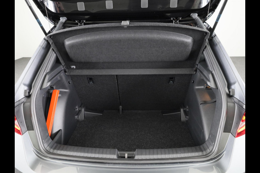 Škoda Fabia 1.0 TSI Monte Carlo 95 pk | Verlengde garantie | Navigatie via App | Parkeersensoren | Achteruitrijcamera | LED koplampen | Stoelverwarming |