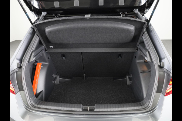 Škoda Fabia 1.0 TSI Monte Carlo 95 pk | Verlengde garantie | Navigatie via App | Parkeersensoren | Achteruitrijcamera | LED koplampen | Stoelverwarming |