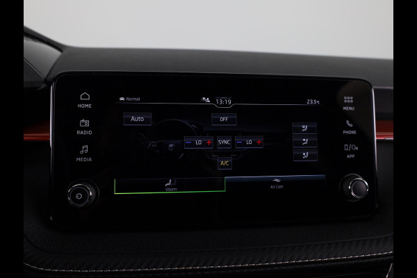 Škoda Fabia 1.0 TSI Monte Carlo 95 pk | Verlengde garantie | Navigatie via App | Parkeersensoren | Achteruitrijcamera | LED koplampen | Stoelverwarming |
