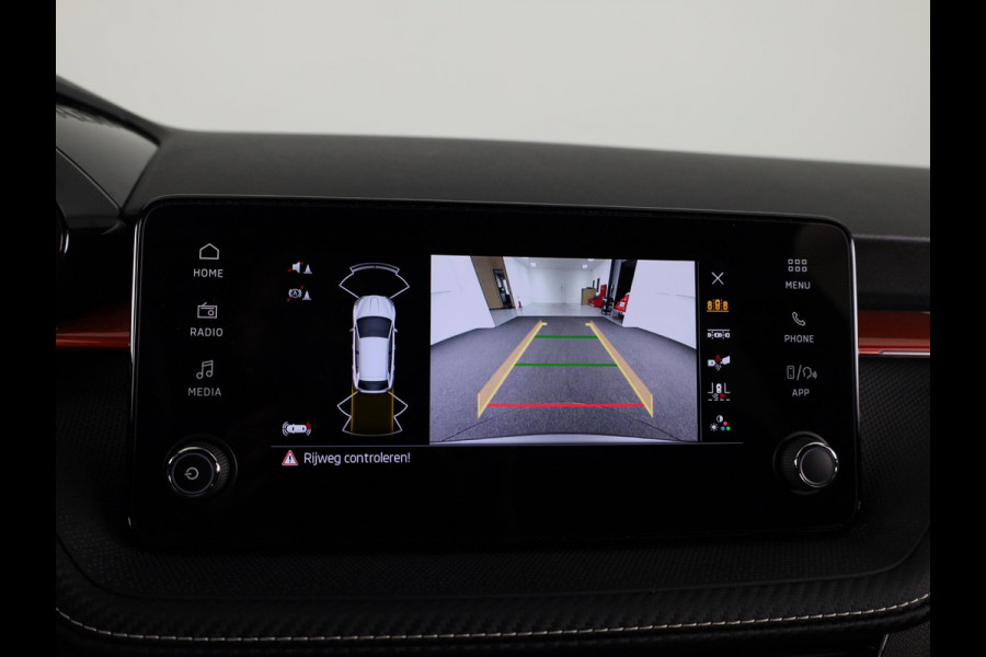 Škoda Fabia 1.0 TSI Monte Carlo 95 pk | Verlengde garantie | Navigatie via App | Parkeersensoren | Achteruitrijcamera | LED koplampen | Stoelverwarming |