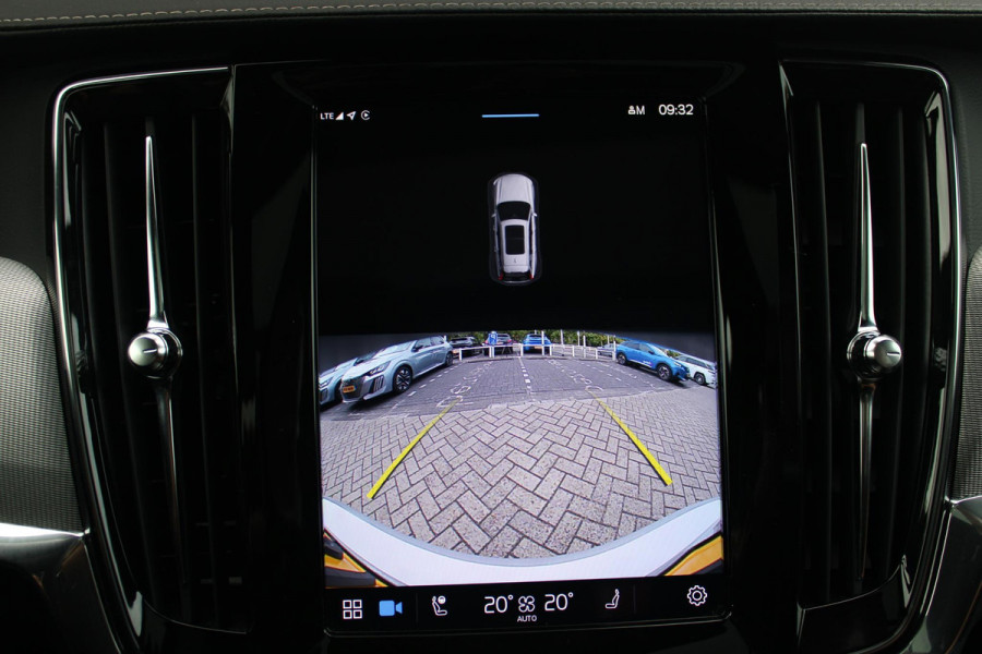Volvo V90 B5 250PK ULTIMATE DARK MILD HYBRID | PANORAMISCH SCHUIF/KANTEL DAK | HARMAN KARDON PREMIUM AUDIO | FULL-LED ACTIVE HIGH BEAM KOPLAMPEN | LED MISTLAMPEN VOOR | POWER SEATS - BESTUURDERS- EN PASSAGIERSSTOEL ELEKTRISCHVERSTELBAAR MET GEHEUGEN, ELEKTRISCH VERSTELBARE  ZITVERLENGERS /LENDESTEUN VIERVOUDIG VERSTELBAAR | SPORTSTOELEN MET NAPPA LEER | STOEL/STUUR VERWARMING | ORREFORS KRISTALLEN POOKKNOP | ZWARTE HEMELBEKLEDING | EXTRA GETINT GLAS ACHTER | ACHTERUITRIJ CAMERA | UITKLAPBARE ZITVERHOGERS ACHTERBANK | 20" BLACK DIAMONT VELGEN | PARKEER VERWARMING MET TIMER "STAND