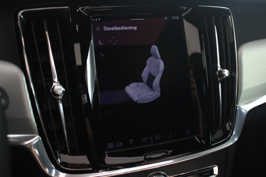Volvo V90 B5 250PK ULTIMATE DARK MILD HYBRID | PANORAMISCH SCHUIF/KANTEL DAK | HARMAN KARDON PREMIUM AUDIO | FULL-LED ACTIVE HIGH BEAM KOPLAMPEN | LED MISTLAMPEN VOOR | POWER SEATS - BESTUURDERS- EN PASSAGIERSSTOEL ELEKTRISCHVERSTELBAAR MET GEHEUGEN, ELEKTRISCH VERSTELBARE  ZITVERLENGERS /LENDESTEUN VIERVOUDIG VERSTELBAAR | SPORTSTOELEN MET NAPPA LEER | STOEL/STUUR VERWARMING | ORREFORS KRISTALLEN POOKKNOP | ZWARTE HEMELBEKLEDING | EXTRA GETINT GLAS ACHTER | ACHTERUITRIJ CAMERA | UITKLAPBARE ZITVERHOGERS ACHTERBANK | 20" BLACK DIAMONT VELGEN | PARKEER VERWARMING MET TIMER "STAND