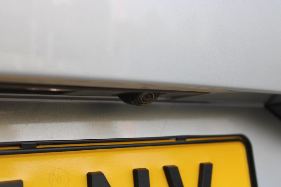 Volvo V90 B5 250PK ULTIMATE DARK MILD HYBRID | PANORAMISCH SCHUIF/KANTEL DAK | HARMAN KARDON PREMIUM AUDIO | FULL-LED ACTIVE HIGH BEAM KOPLAMPEN | LED MISTLAMPEN VOOR | POWER SEATS - BESTUURDERS- EN PASSAGIERSSTOEL ELEKTRISCHVERSTELBAAR MET GEHEUGEN, ELEKTRISCH VERSTELBARE  ZITVERLENGERS /LENDESTEUN VIERVOUDIG VERSTELBAAR | SPORTSTOELEN MET NAPPA LEER | STOEL/STUUR VERWARMING | ORREFORS KRISTALLEN POOKKNOP | ZWARTE HEMELBEKLEDING | EXTRA GETINT GLAS ACHTER | ACHTERUITRIJ CAMERA | UITKLAPBARE ZITVERHOGERS ACHTERBANK | 20" BLACK DIAMONT VELGEN | PARKEER VERWARMING MET TIMER "STAND