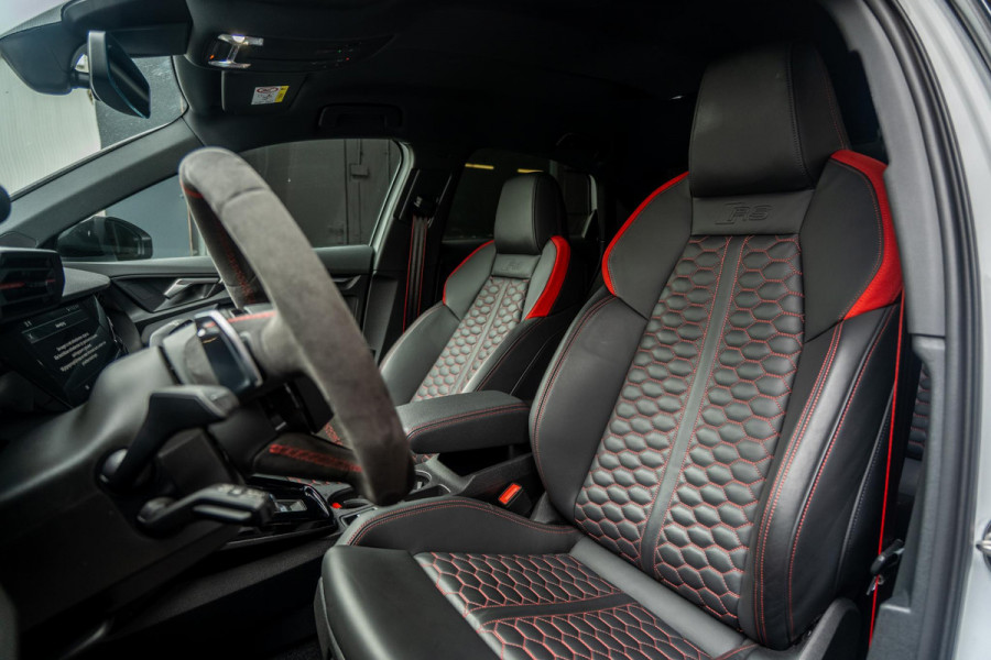 Audi RS3 Limousine 2.5 TFSI RS 3 quattro B&O | Hud | RS-seats | Matrix