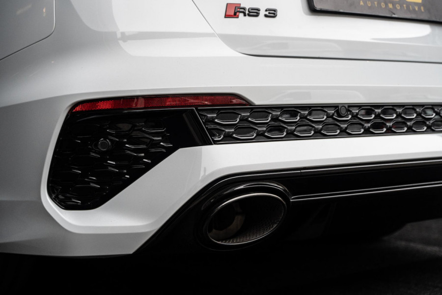 Audi RS3 Limousine 2.5 TFSI RS 3 quattro B&O | Hud | RS-seats | Matrix