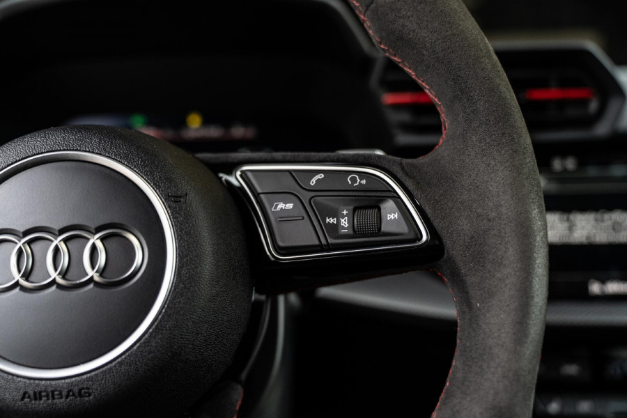 Audi RS3 Limousine 2.5 TFSI RS 3 quattro B&O | Hud | RS-seats | Matrix