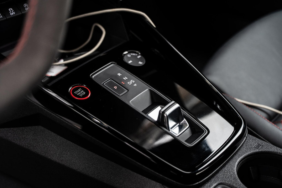 Audi RS3 Limousine 2.5 TFSI RS 3 quattro B&O | Hud | RS-seats | Matrix