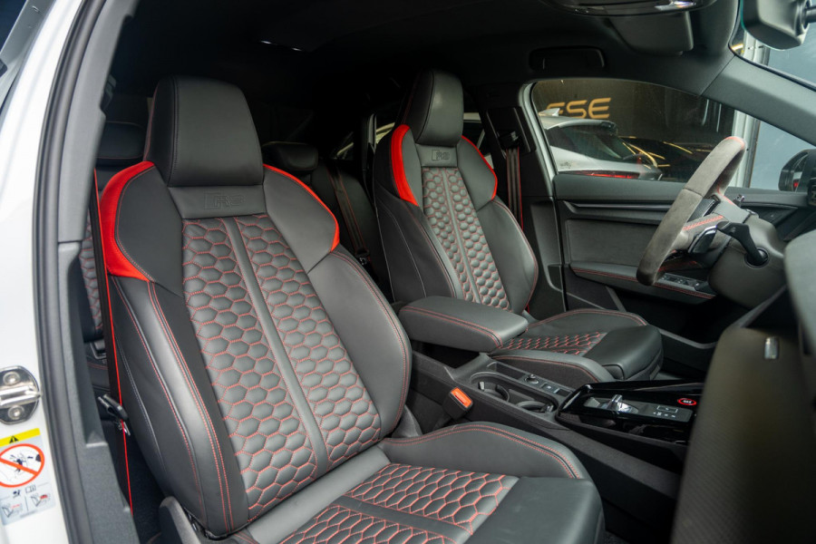 Audi RS3 Limousine 2.5 TFSI RS 3 quattro B&O | Hud | RS-seats | Matrix