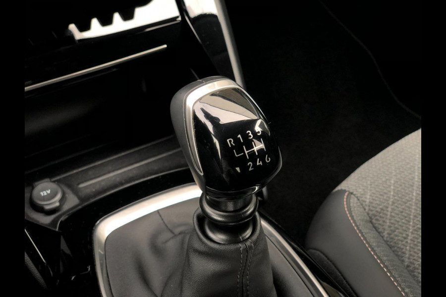 Peugeot 208 1.2 PureTech Allure | Half leder, Virt. Cockp., Navi, 360 Camera, ACC, Climate | Facelift model! |