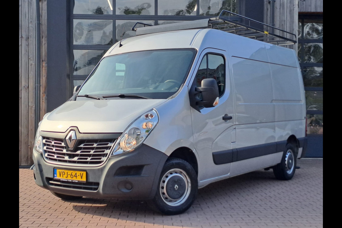 Renault Master T35 2.3 dCi L2H2 | Airco | Navi | Imperiaal | Betimmering | Trekhaak - opstap | Renault Master T35 2.3 dCi L2H2 | Airco | Navi | Imperiaal | Betimmering | Trekhaak - opstap |