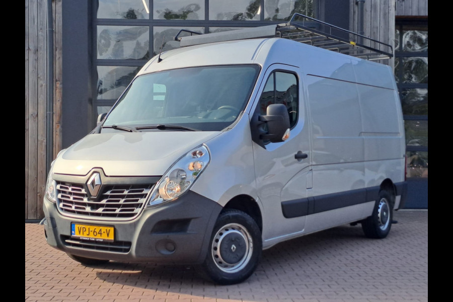 Renault Master T35 2.3 dCi L2H2 | Airco | Navi | Imperiaal | Betimmering | Trekhaak - opstap |