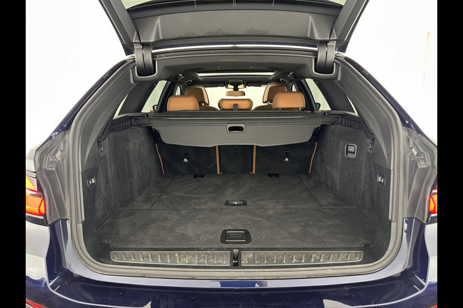 BMW 5 Serie Touring 540d xDrive High Executive (INCL-BTW) Aut. *PANO | LASER-LIGHT | HEAD-UP | LUXURY-LEATHER | BLIND-SPOT | MEMORY-PACK | HARMAN/KARDON | TOP-VIEW | DIGI-COCKPIT | HEATED-COMFORTSEATS | KEYLESS | NAVI-FULLMAP | 18''ALU*