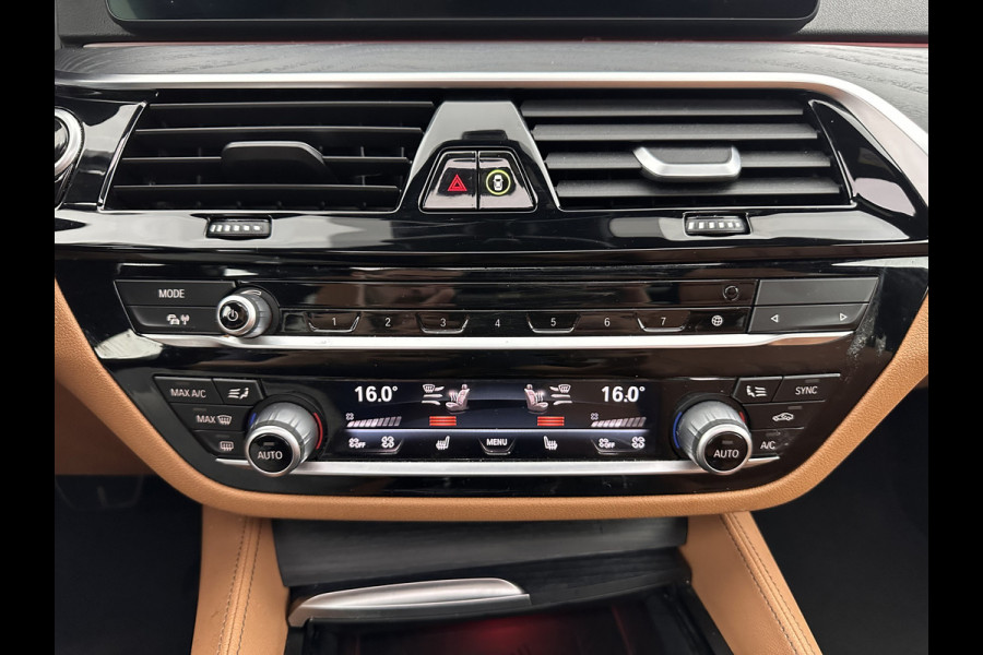 BMW 5 Serie Touring 540d xDrive High Executive (INCL-BTW) Aut. *PANO | LASER-LIGHT | HEAD-UP | LUXURY-LEATHER | BLIND-SPOT | MEMORY-PACK | HARMAN/KARDON | TOP-VIEW | DIGI-COCKPIT | HEATED-COMFORTSEATS | KEYLESS | NAVI-FULLMAP | 18''ALU*