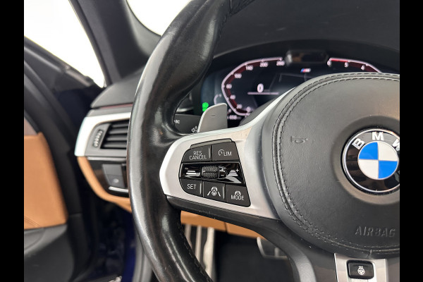 BMW 5 Serie Touring 540d xDrive High Executive (INCL-BTW) Aut. *PANO | LASER-LIGHT | HEAD-UP | LUXURY-LEATHER | BLIND-SPOT | MEMORY-PACK | HARMAN/KARDON | TOP-VIEW | DIGI-COCKPIT | HEATED-COMFORTSEATS | KEYLESS | NAVI-FULLMAP | 18''ALU*