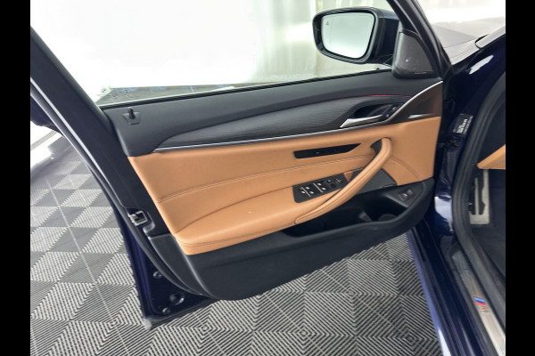 BMW 5 Serie Touring 540d xDrive High Executive (INCL-BTW) Aut. *PANO | LASER-LIGHT | HEAD-UP | LUXURY-LEATHER | BLIND-SPOT | MEMORY-PACK | HARMAN/KARDON | TOP-VIEW | DIGI-COCKPIT | HEATED-COMFORTSEATS | KEYLESS | NAVI-FULLMAP | 18''ALU*