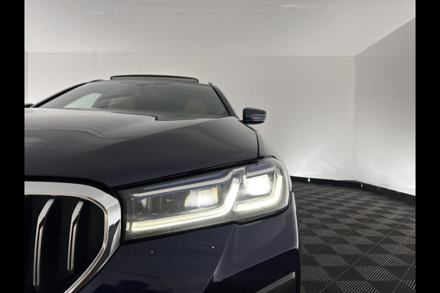 BMW 5 Serie Touring 540d xDrive High Executive (INCL-BTW) Aut. *PANO | LASER-LIGHT | HEAD-UP | LUXURY-LEATHER | BLIND-SPOT | MEMORY-PACK | HARMAN/KARDON | TOP-VIEW | DIGI-COCKPIT | HEATED-COMFORTSEATS | KEYLESS | NAVI-FULLMAP | 18''ALU*
