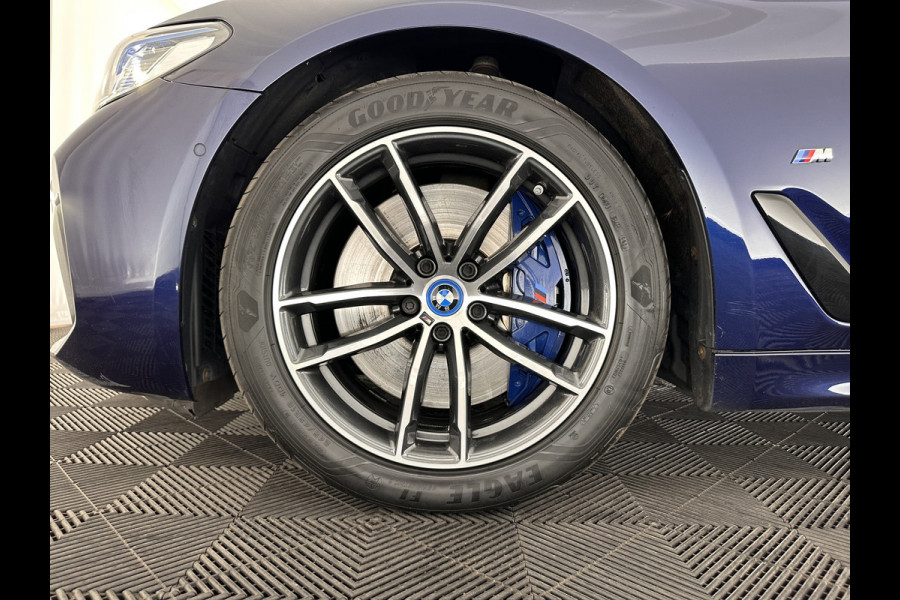 BMW 5 Serie Touring 540d xDrive High Executive (INCL-BTW) Aut. *PANO | LASER-LIGHT | HEAD-UP | LUXURY-LEATHER | BLIND-SPOT | MEMORY-PACK | HARMAN/KARDON | TOP-VIEW | DIGI-COCKPIT | HEATED-COMFORTSEATS | KEYLESS | NAVI-FULLMAP | 18''ALU*