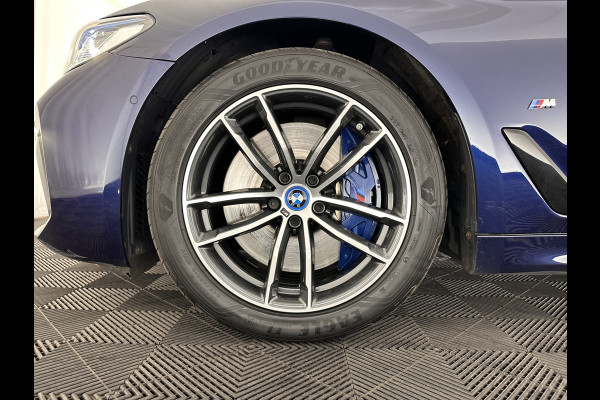 BMW 5 Serie Touring 540d xDrive High Executive (INCL-BTW) Aut. *PANO | LASER-LIGHT | HEAD-UP | LUXURY-LEATHER | BLIND-SPOT | MEMORY-PACK | HARMAN/KARDON | TOP-VIEW | DIGI-COCKPIT | HEATED-COMFORTSEATS | KEYLESS | NAVI-FULLMAP | 18''ALU*