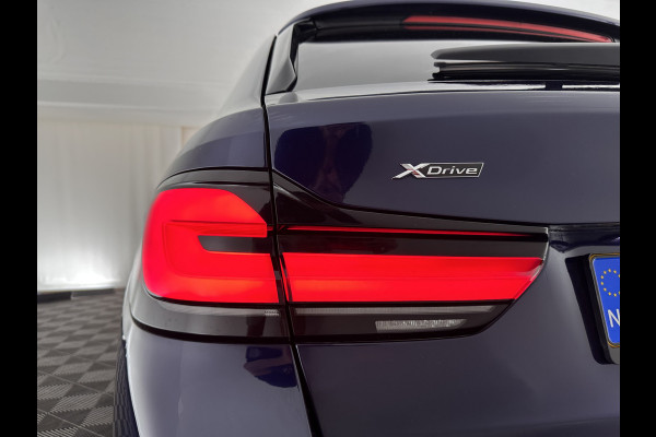 BMW 5 Serie Touring 540d xDrive High Executive (INCL-BTW) Aut. *PANO | LASER-LIGHT | HEAD-UP | LUXURY-LEATHER | BLIND-SPOT | MEMORY-PACK | HARMAN/KARDON | TOP-VIEW | DIGI-COCKPIT | HEATED-COMFORTSEATS | KEYLESS | NAVI-FULLMAP | 18''ALU*