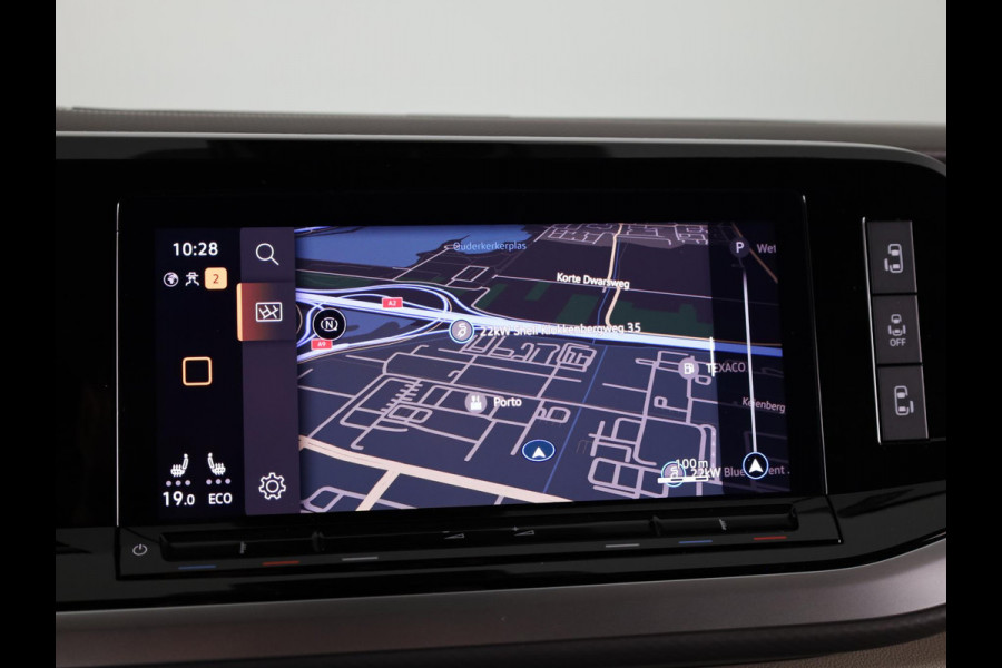 Volkswagen Multivan 1.4 eHybrid L1H1 Style 218 pk Automaat (DSG) | Navigatie | Elektr. trekhaak | Parkeersensoren (Park assist) | Achteruitrijcamera | Adaptieve cruise control | Elektr. schuifdeuren li/re |