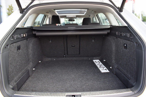 Škoda Superb Combi 1.5 TSI ACT Ambition Business | Panorama | Trekhaak | Apple Carplay