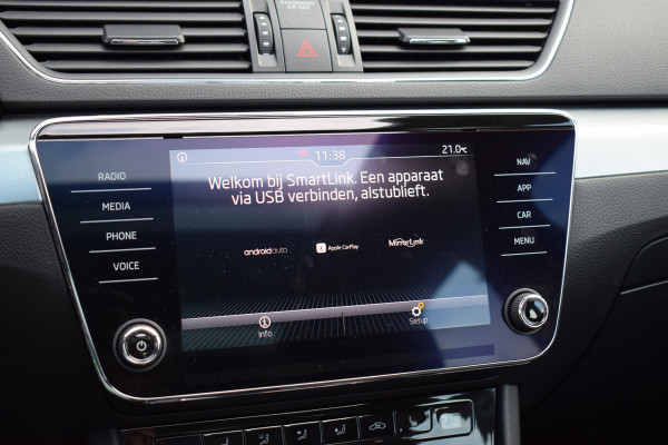 Škoda Superb Combi 1.5 TSI ACT Ambition Business | Panorama | Trekhaak | Apple Carplay