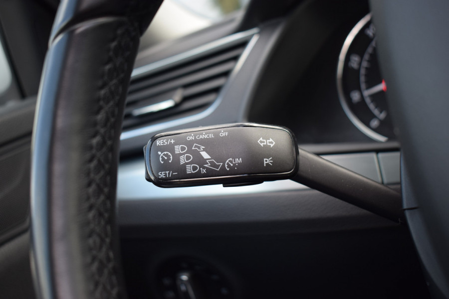 Škoda Superb Combi 1.5 TSI ACT Ambition Business | Panorama | Trekhaak | Apple Carplay