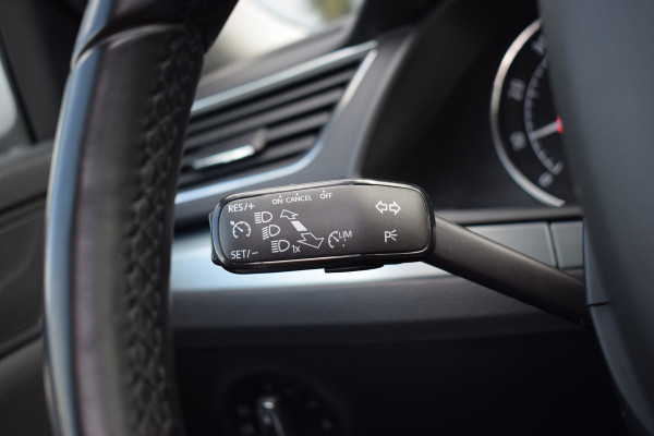 Škoda Superb Combi 1.5 TSI ACT Ambition Business | Panorama | Trekhaak | Apple Carplay