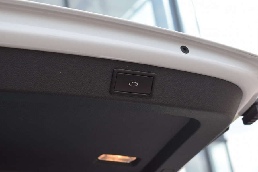 Škoda Superb Combi 1.5 TSI ACT Ambition Business | Panorama | Trekhaak | Apple Carplay