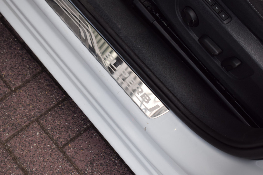 Škoda Superb Combi 1.5 TSI ACT Ambition Business | Panorama | Trekhaak | Apple Carplay