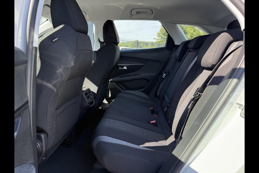 Peugeot 3008 1.2 PureTech Active Automaat,2e Eigenaar,Navi,Trekhaak,Pdc,131pk,Clima,Cruise,N.A.P,Lm velgen,Apk tot 06-2026