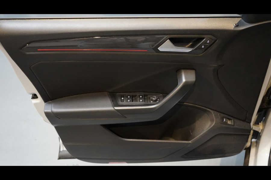 Volkswagen T-Roc 1.5 TSI Sport AUTOMAAT-ACC-BEATS-CAMERA-FULL LED-KEYLESS-LEDER-MODE-PANORAMA-VIRTUEEL