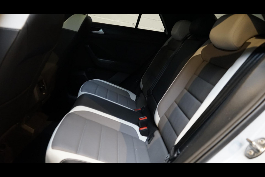 Volkswagen T-Roc 1.5 TSI Sport AUTOMAAT-ACC-BEATS-CAMERA-FULL LED-KEYLESS-LEDER-MODE-PANORAMA-VIRTUEEL