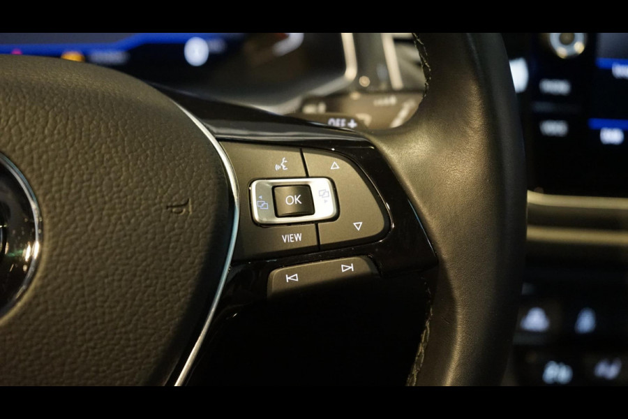 Volkswagen T-Roc 1.5 TSI Sport AUTOMAAT-ACC-BEATS-CAMERA-FULL LED-KEYLESS-LEDER-MODE-PANORAMA-VIRTUEEL