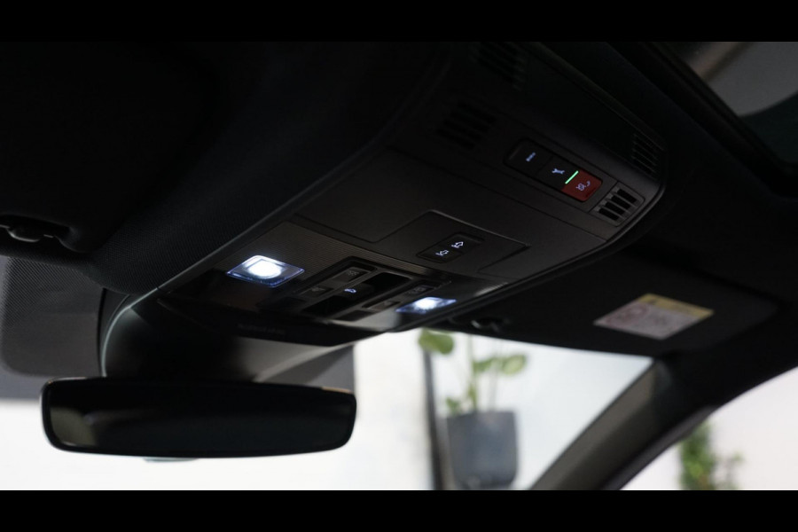 Volkswagen T-Roc 1.5 TSI Sport AUTOMAAT-ACC-BEATS-CAMERA-FULL LED-KEYLESS-LEDER-MODE-PANORAMA-VIRTUEEL