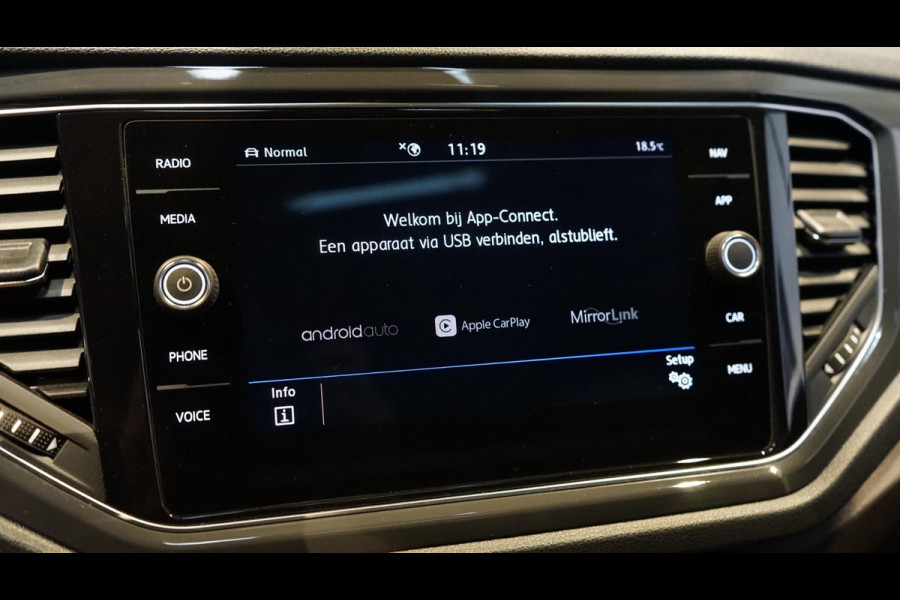 Volkswagen T-Roc 1.5 TSI Sport AUTOMAAT-ACC-BEATS-CAMERA-FULL LED-KEYLESS-LEDER-MODE-PANORAMA-VIRTUEEL